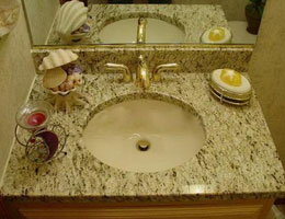 Giallo Ornamental Eitelkeit oben